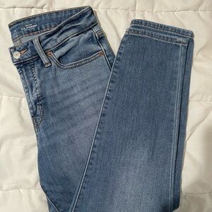 Old Navy Women's Light Blue Straight Leg Jeans